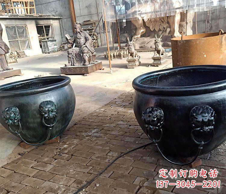 湖州铜雕制的水缸摆件