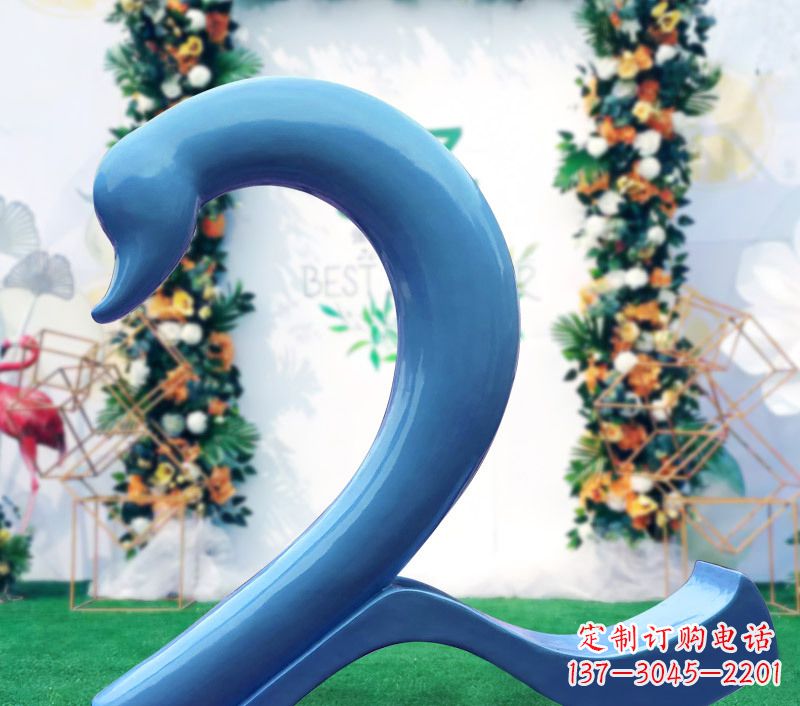 湖州玻璃钢爱心天鹅雕塑