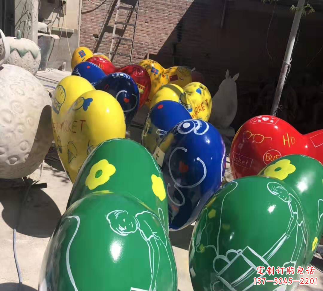 湖州玻璃钢彩绘气球雕塑