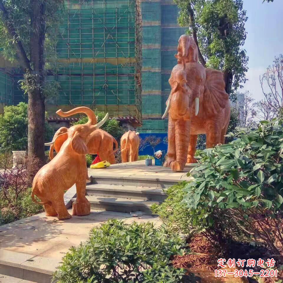 湖州玻璃钢卡通大象雕塑——给小区园林带来活力