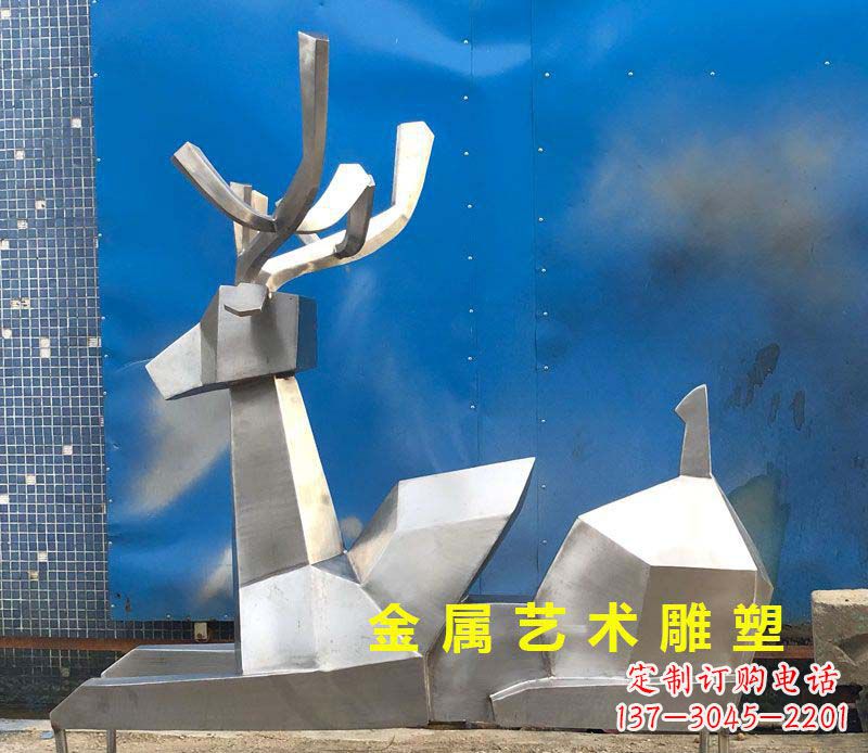 湖州不锈钢别墅几何鹿雕塑——别出心裁的艺术灵感
