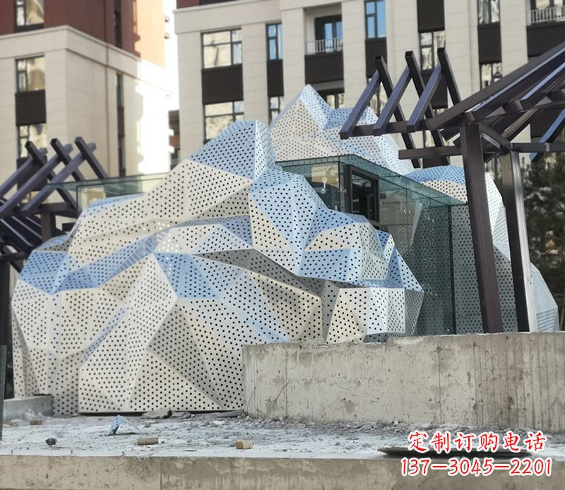 湖州不锈钢假山雕塑给空间带来更多活力