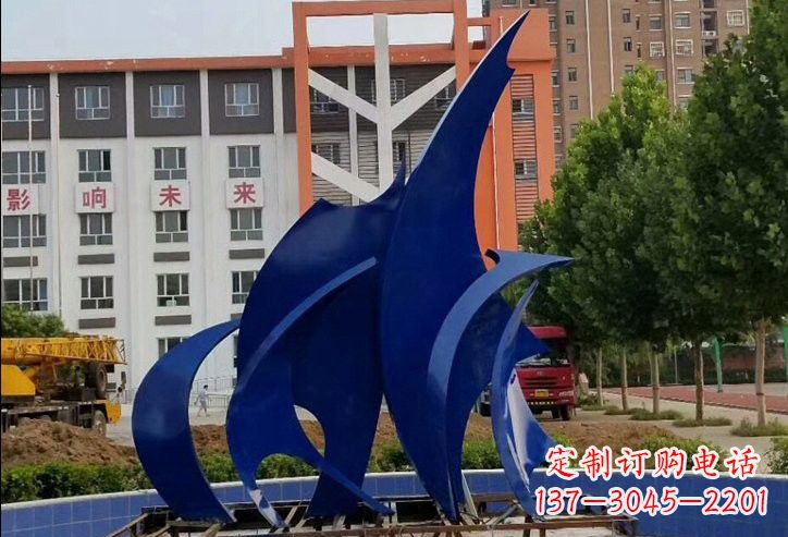 湖州不锈钢船帆雕塑象征着自由和希望