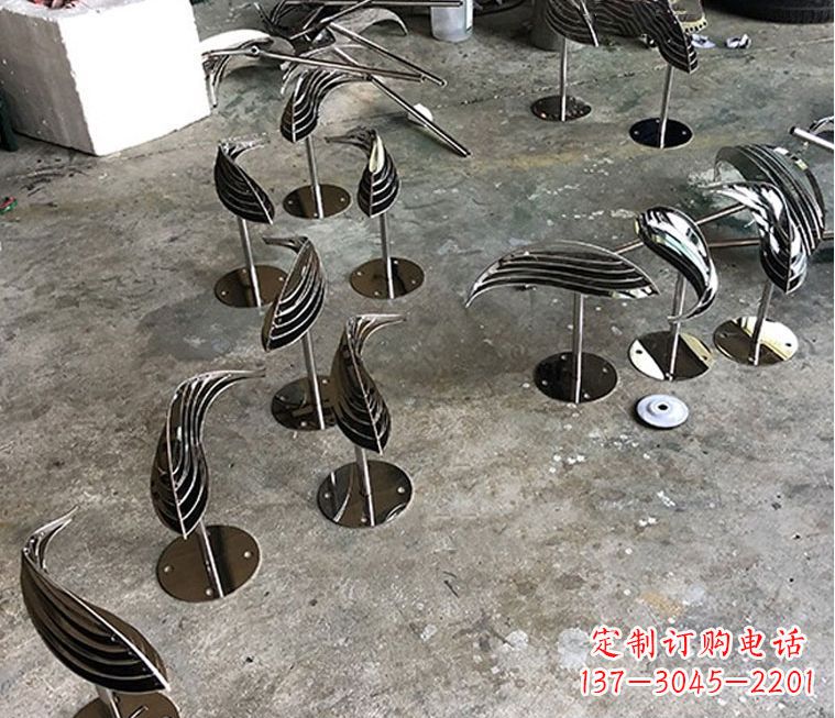 湖州精美不锈钢动物雕塑