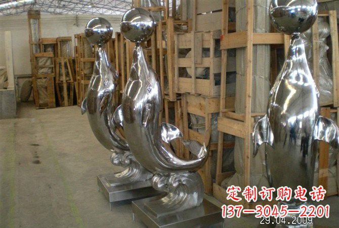 湖州不锈钢海豚顶球雕塑