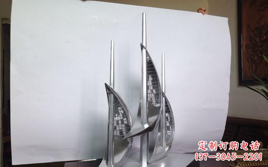 湖州不锈钢帆船雕塑传承精神的象征