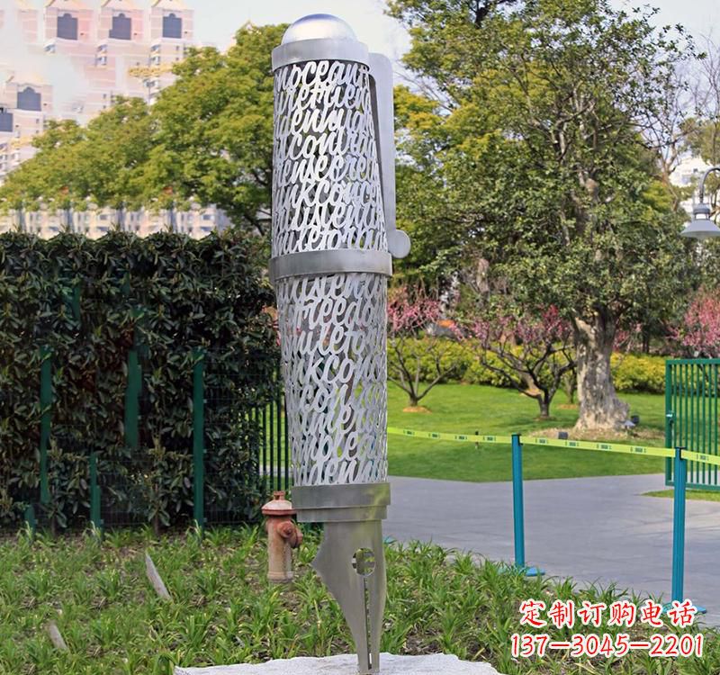 湖州精致不锈钢钢笔雕塑