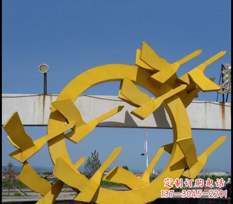 湖州不锈钢大雁雕塑点缀公园美景