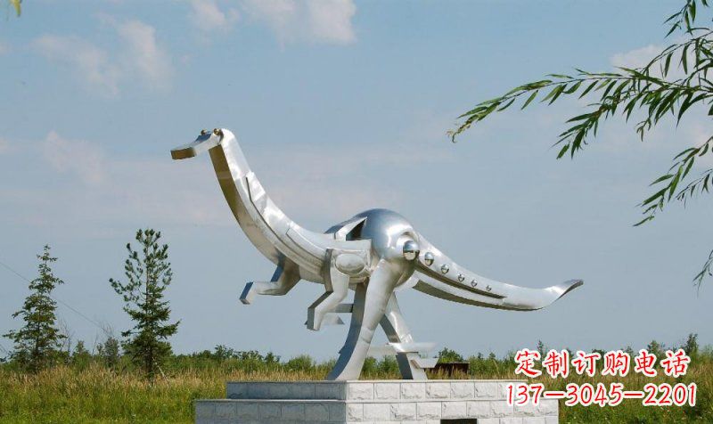 湖州不锈钢鸭嘴龙雕塑艺术与自然完美结合