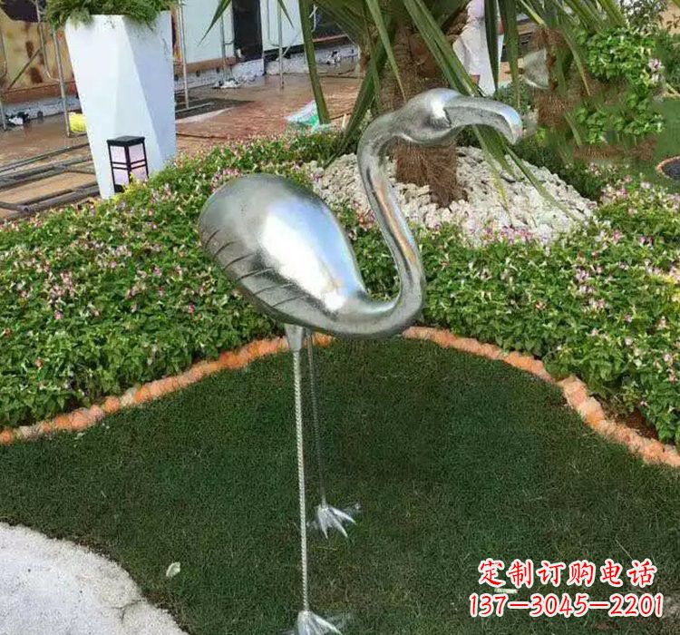 湖州火烈鸟雕塑美丽而又充满力量