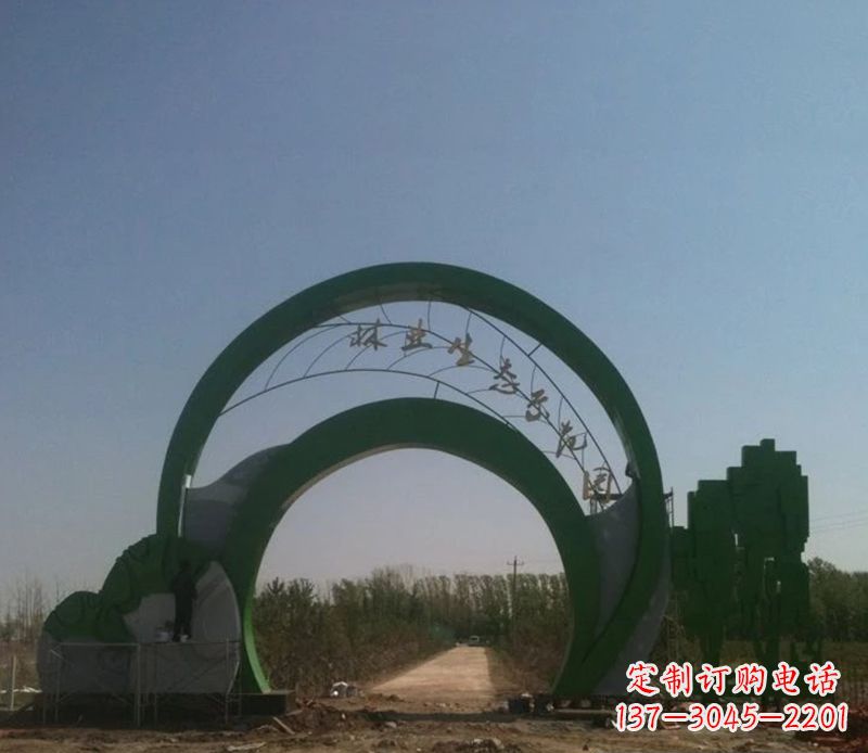 湖州不锈钢拱门雕塑给家园增添艺术气息