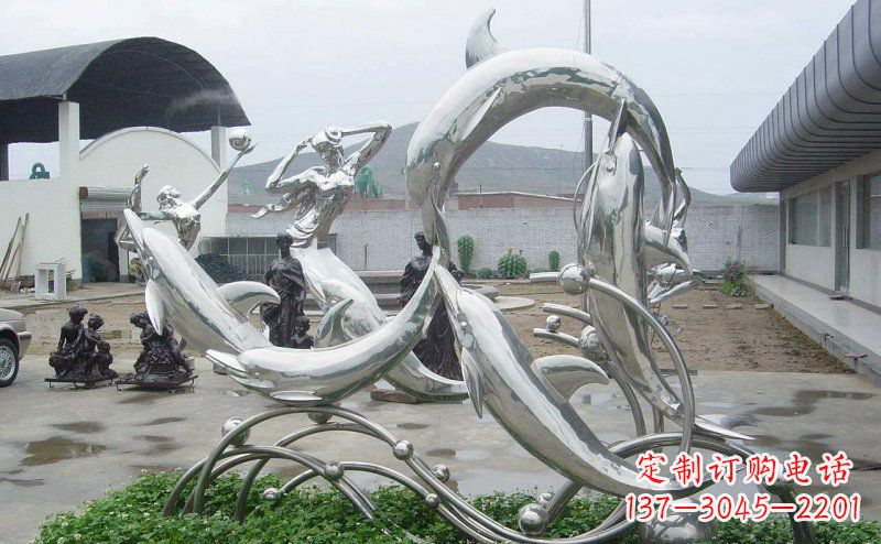 湖州不锈钢海豚的灵动嬉戏