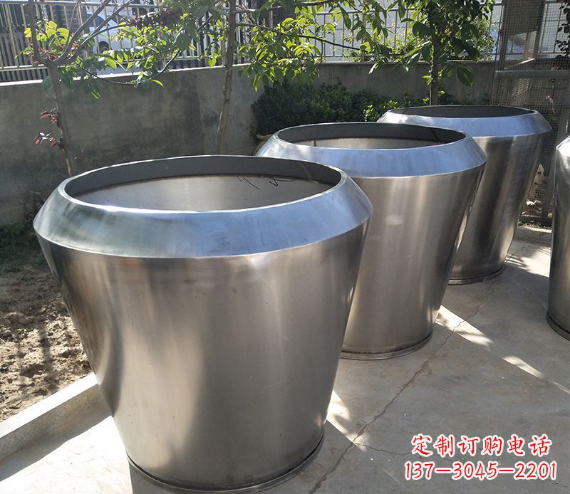 湖州不锈钢花盆雕塑给你的家园增添一份独特的美
