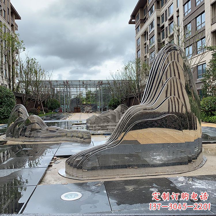 湖州不锈钢镜面假山雕塑给城市带来灵动之美