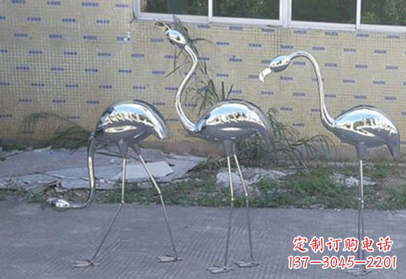 湖州不锈钢火烈鸟雕塑给人以美好的视觉享受