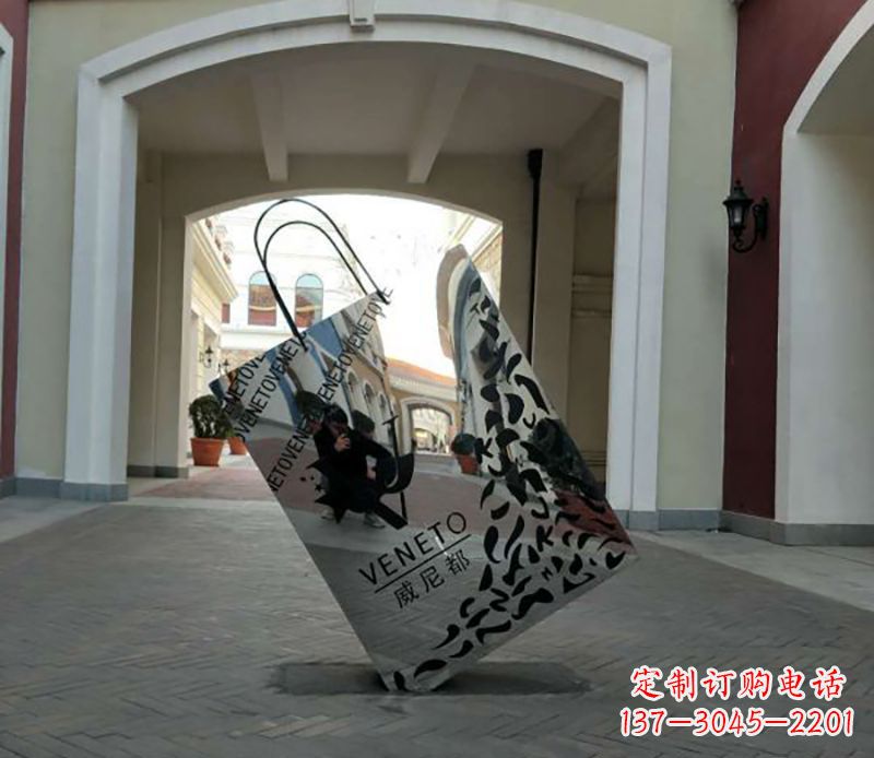 湖州不锈钢镂空购物袋雕塑——艺术精美的装饰品