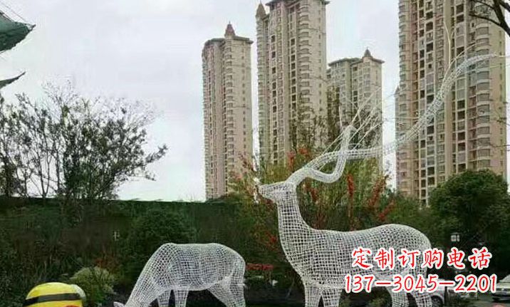 湖州不锈钢镂空鹿雕塑精美纯粹的艺术之作