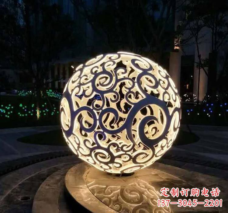 湖州不锈钢镂空球喷泉雕塑艺术性的水景装饰