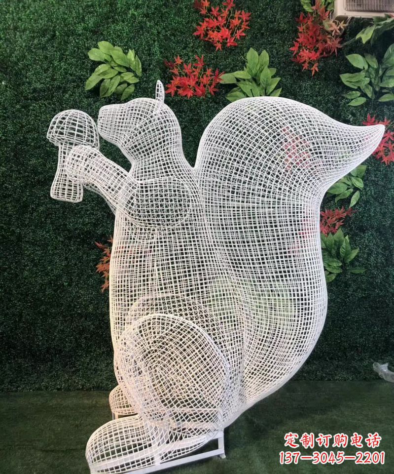 湖州不锈钢松鼠雕塑展现自然的美
