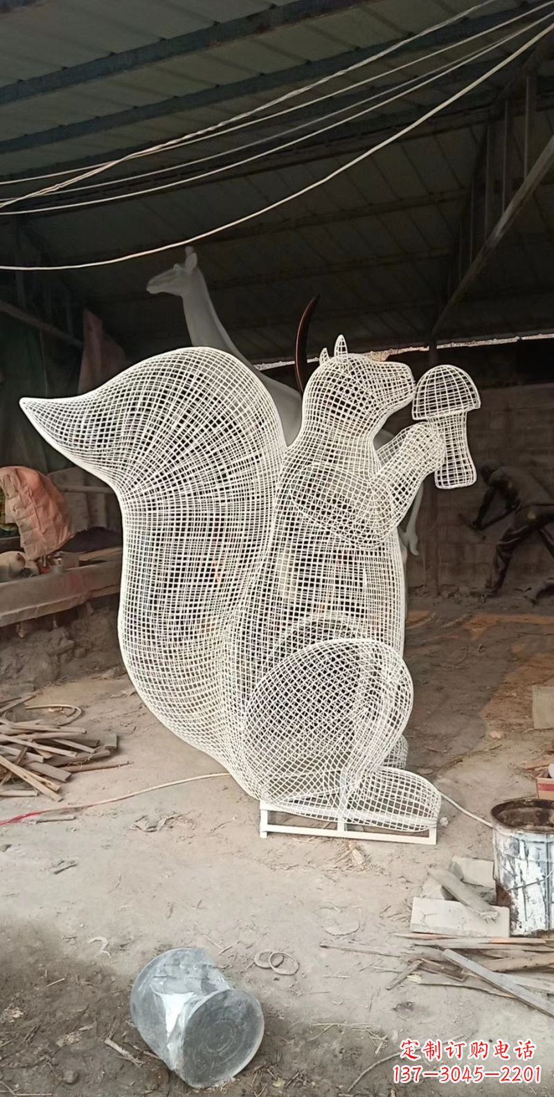 湖州不锈钢松鼠雕塑精美的艺术作品