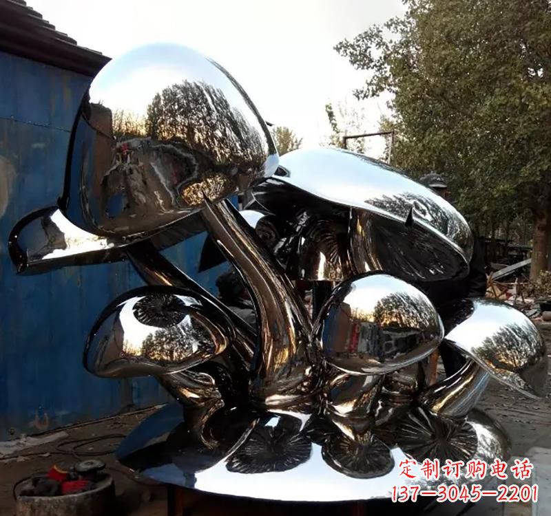 湖州不锈钢蘑菇雕塑给空间增添活力