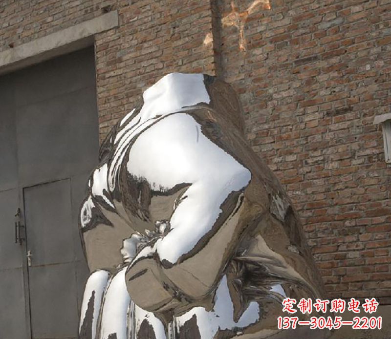 湖州不锈钢拳头雕塑