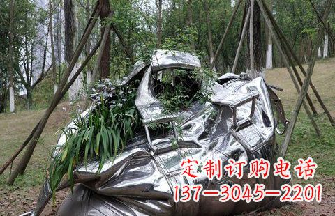 湖州不锈钢手提包雕塑——精美的艺术形式