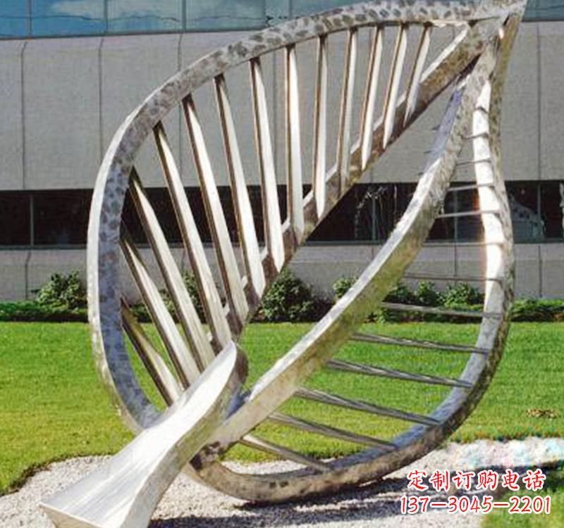 湖州不锈钢树叶镂空景观雕塑精美而古朴