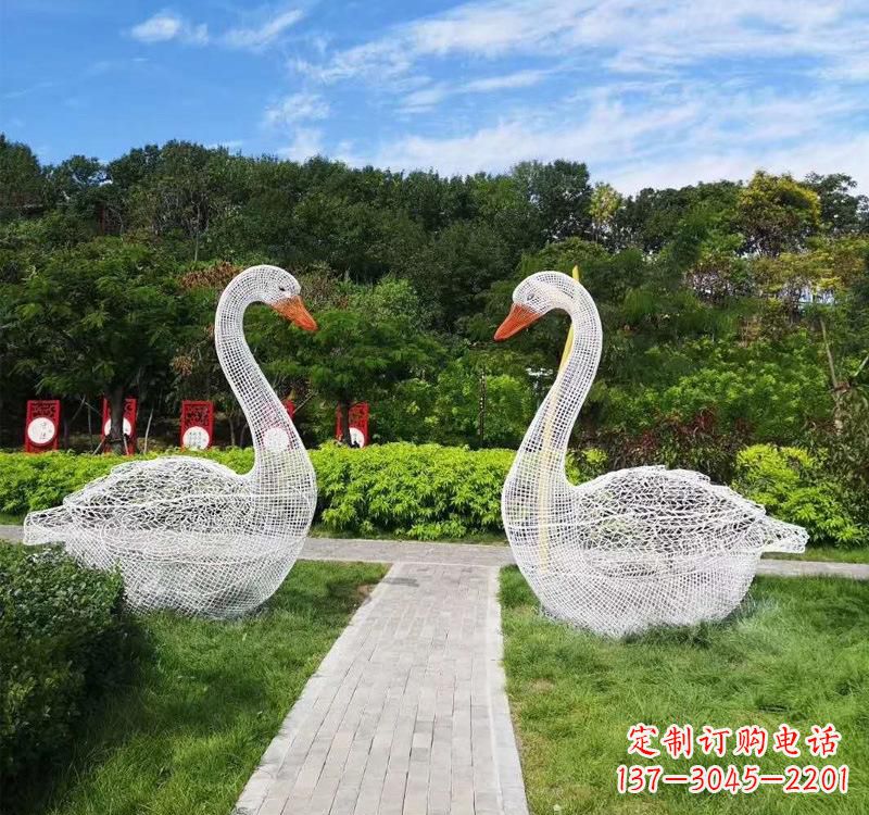 湖州不锈钢天鹅雕塑——象征着爱与和平