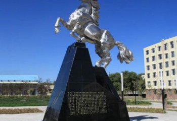 湖州不锈钢企业广场上的马雕塑