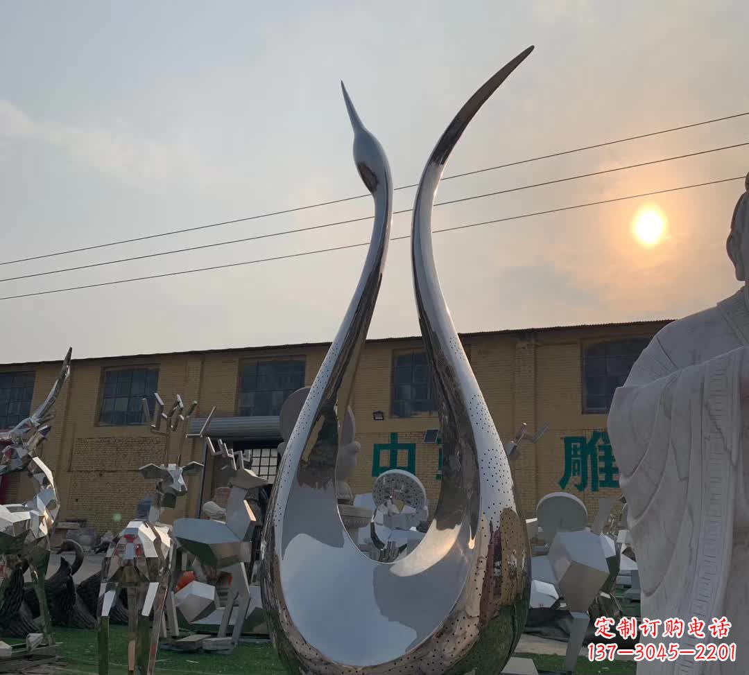湖州雕塑镜面天鹅
