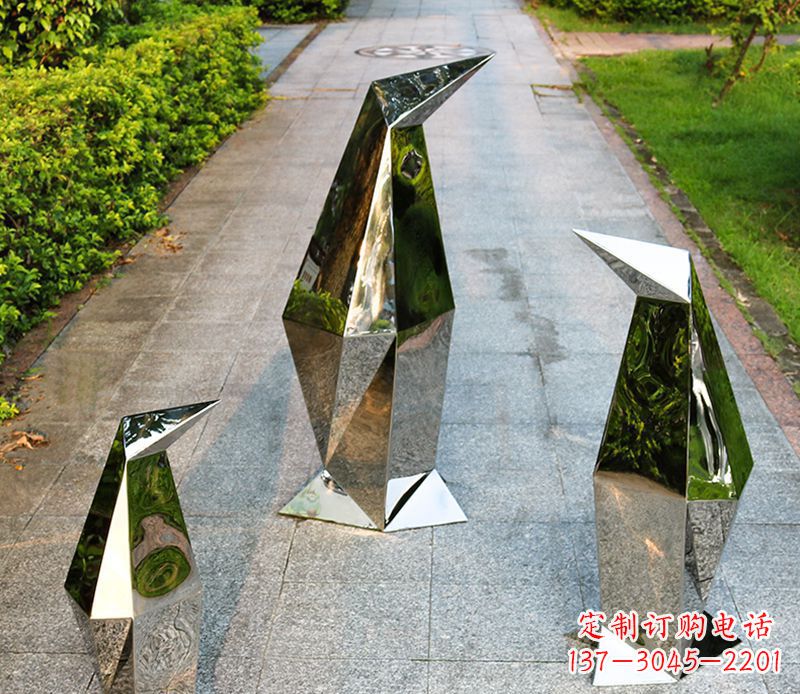 湖州精致的抽象不锈钢企鹅雕塑