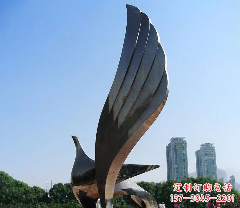 湖州不锈钢翅膀雕塑象征着自由的美