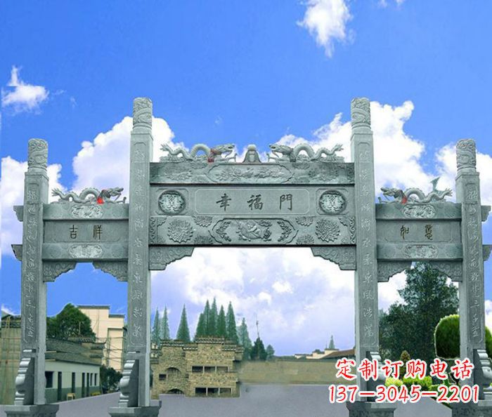 湖州村庄三门牌坊的雕塑之美