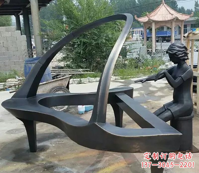 湖州钢琴抽象铜雕