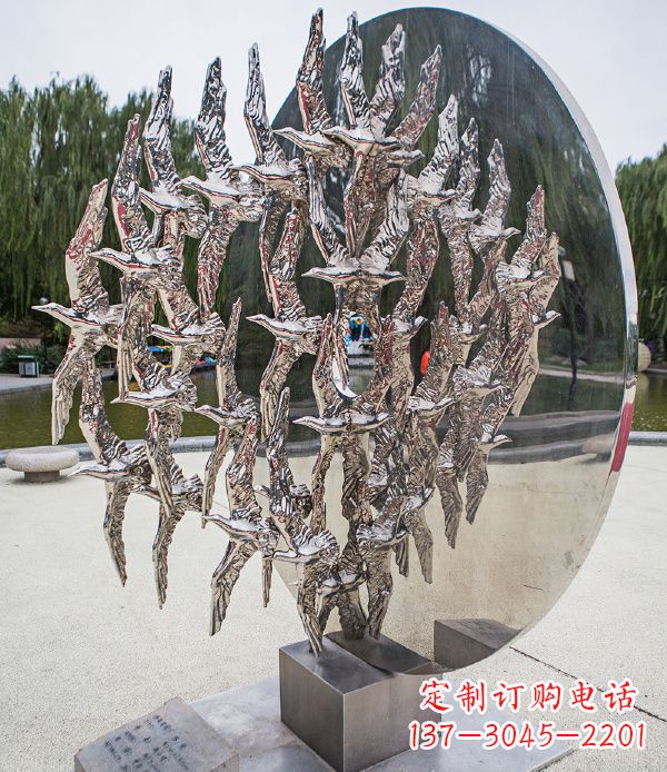 湖州欣赏鸽子轻盈的美丽——不锈钢动物鸽子雕塑