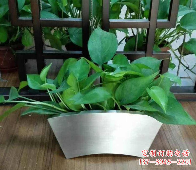 湖州高质量不锈钢花盆雕塑,享受自然完美烘托