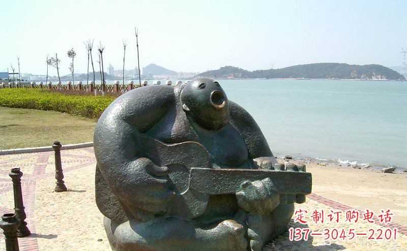 湖州音乐驻足，公园弹吉他铜雕