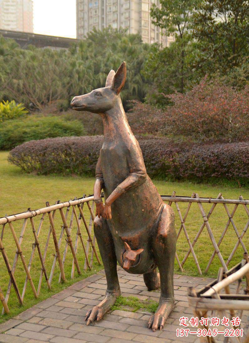 湖州精致雕刻的袋鼠动物雕塑