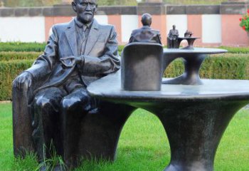 湖州西格蒙德·弗洛伊德情景雕塑，见证历史