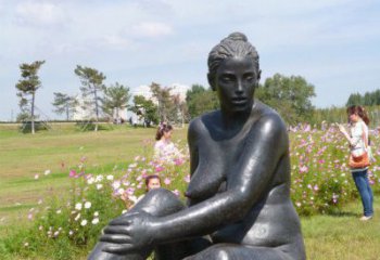 湖州中领雕塑给公园增添开心的女人铜雕