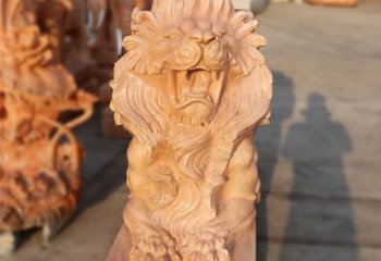 湖州象征力量的汇丰狮子红石雕