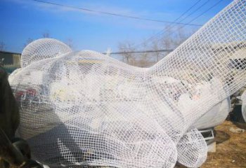 湖州镂空小鸟动物雕塑，由中领雕塑厂家专业定制…