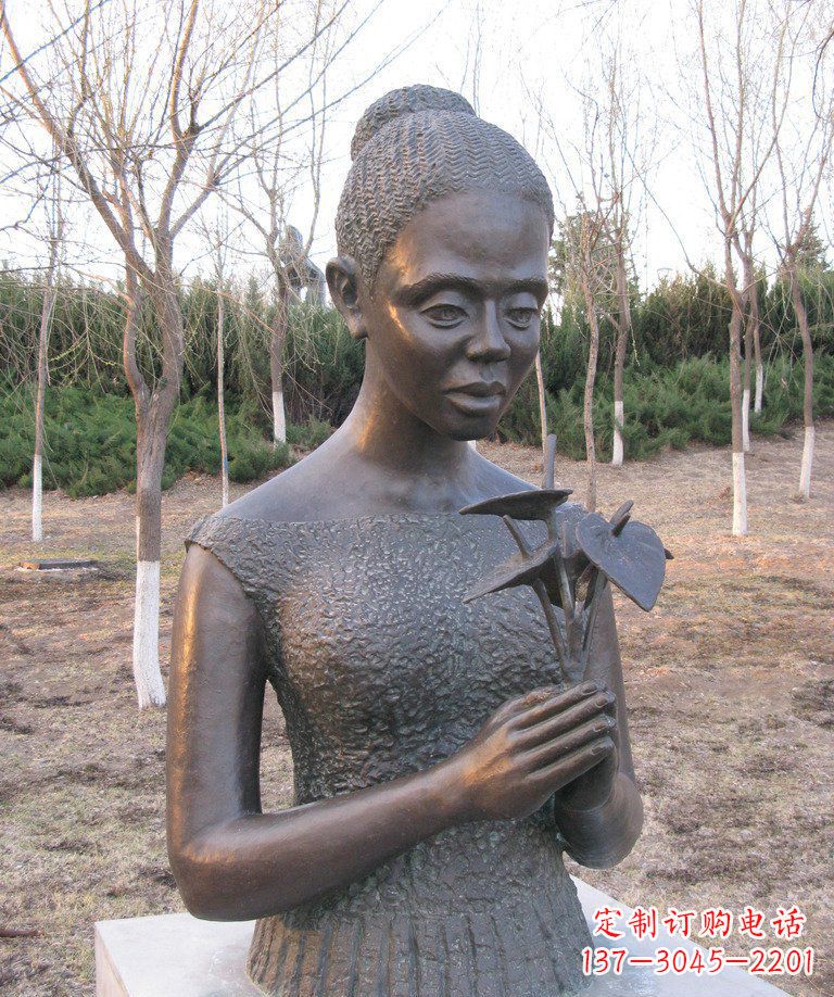湖州拿着白鹤芋花朵的女人西方人物铜雕