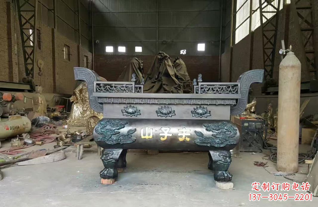 湖州寺庙香炉铜雕12