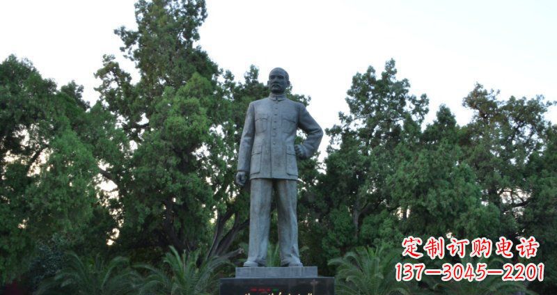 湖州孙近代名人铜雕_1