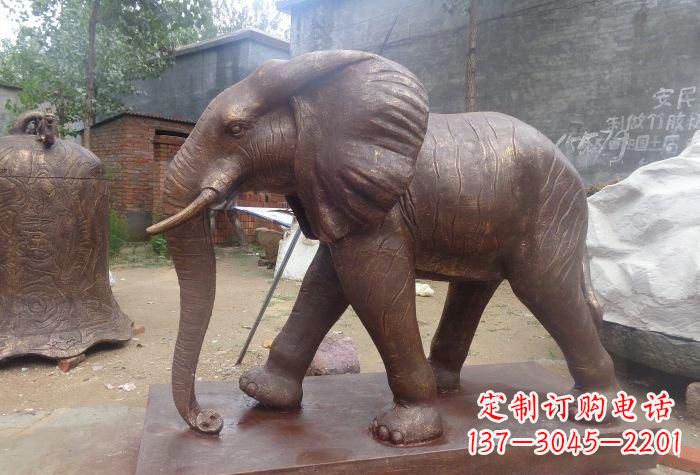 湖州铜大象雕塑