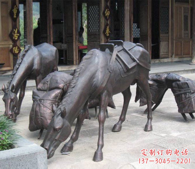 湖州拖行李的马动物铜雕