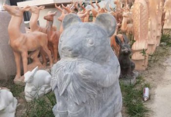 湖州青石熊猫雕塑，传承古典文化