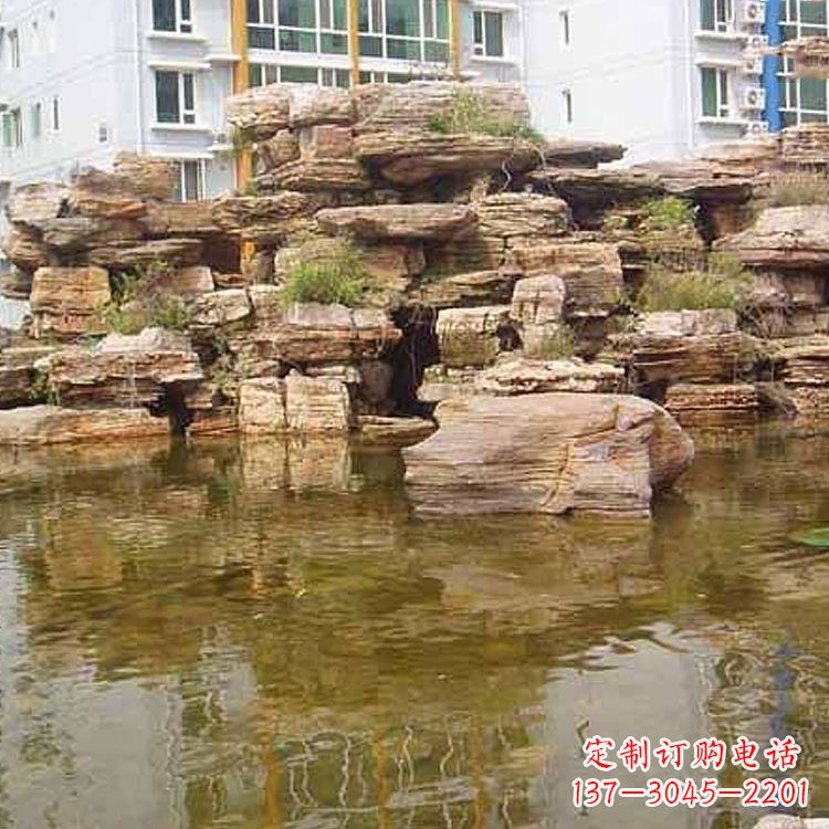 湖州小区庭院假山鱼池